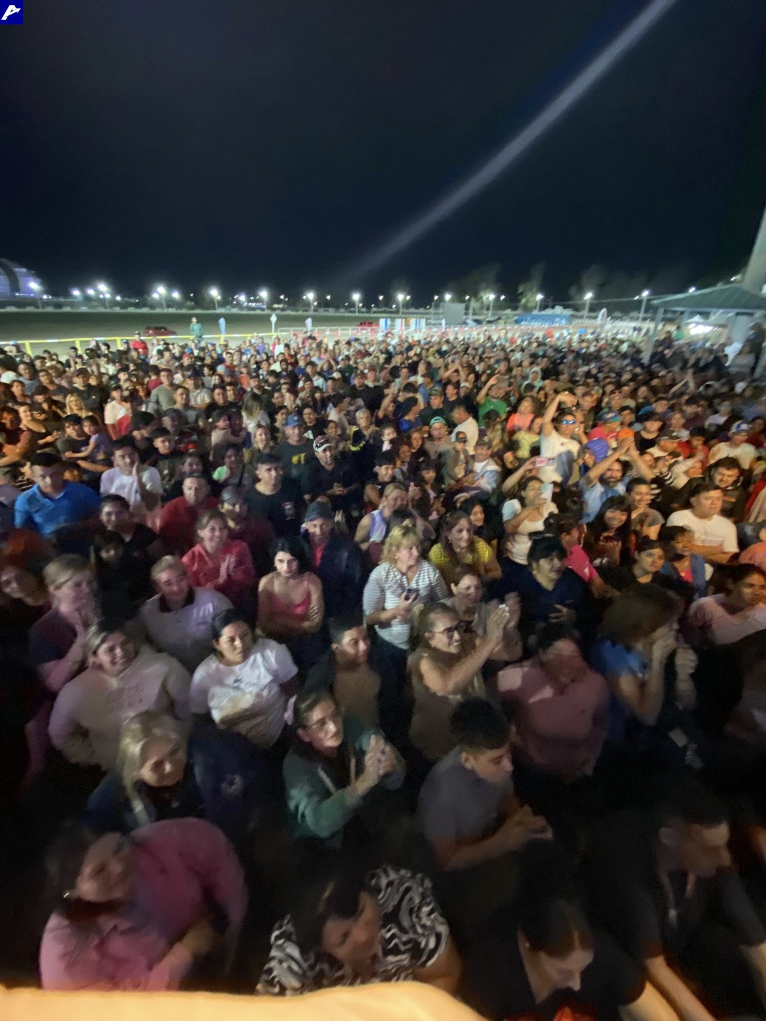 La gente acompaña el festejo del termense